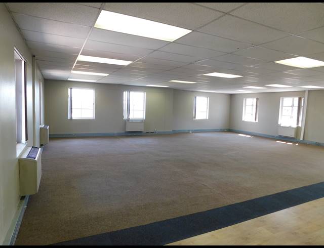 375M² OFFICE TO LET IN HYDE PARK